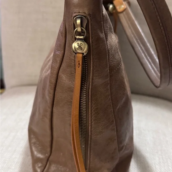 HOBO Classic Tan Leather Hobo Bag - Picture 8 of 14